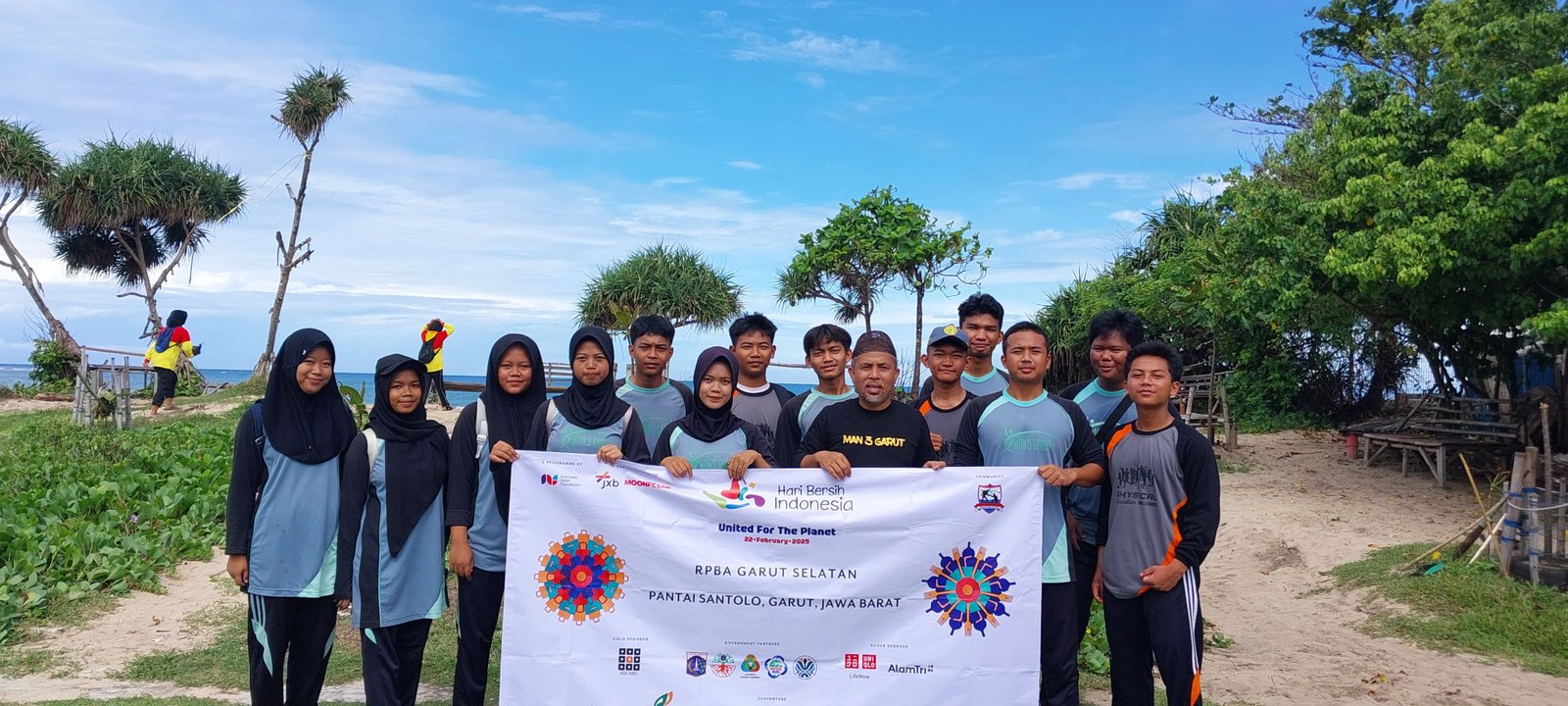 Bersihkan_laut.jpg